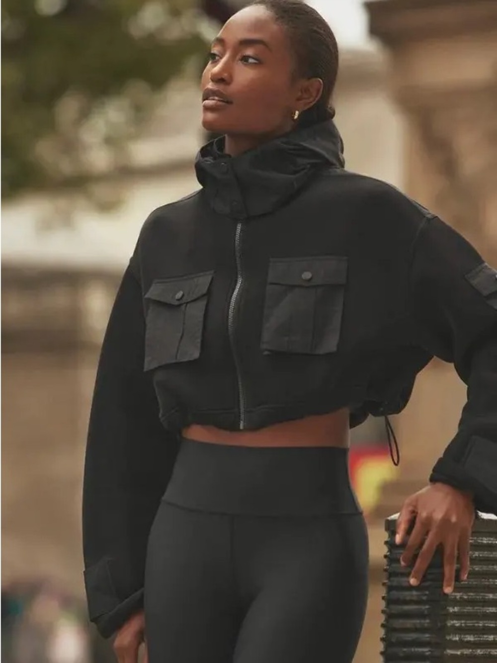 NWT ALO Yoga Cropped Engage Cargo Parka in Black - XS